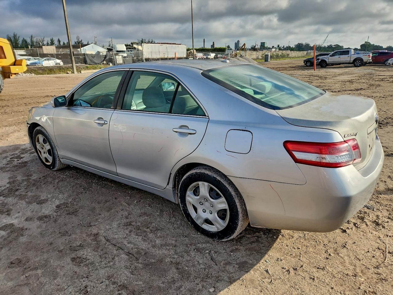 2011 TOYOTA CAMRY