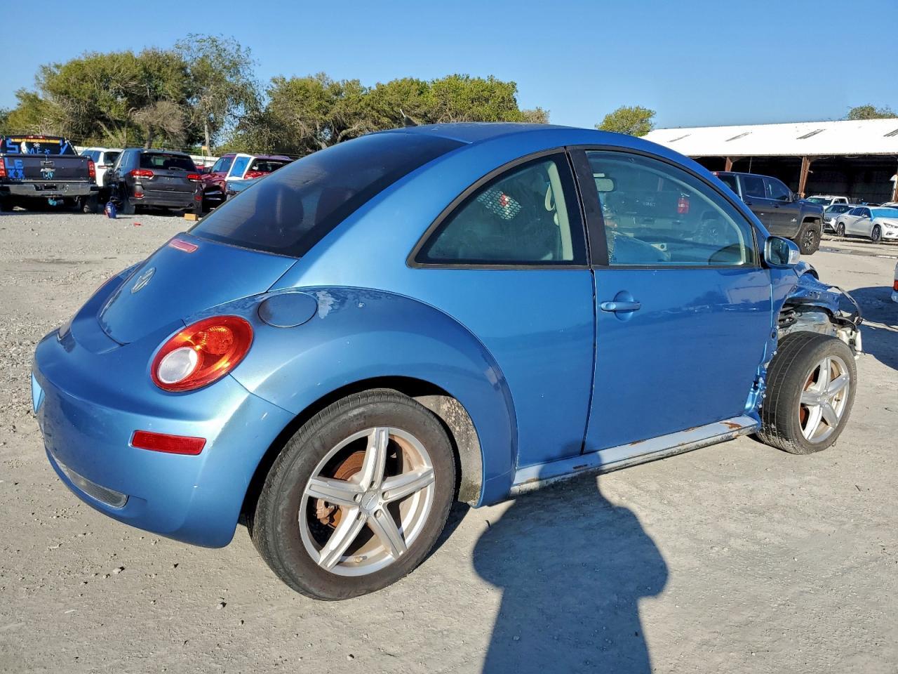 2010 VOLKSWAGEN Beetle