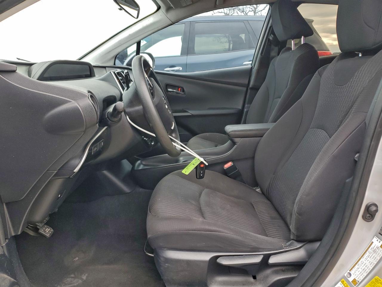 2016 TOYOTA PRIUS