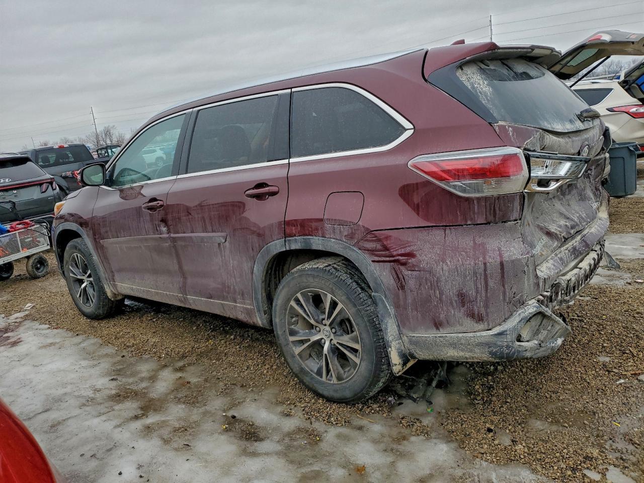 2016 TOYOTA HIGHLANDER