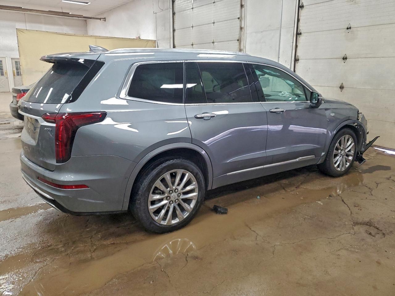 2021 CADILLAC XT6