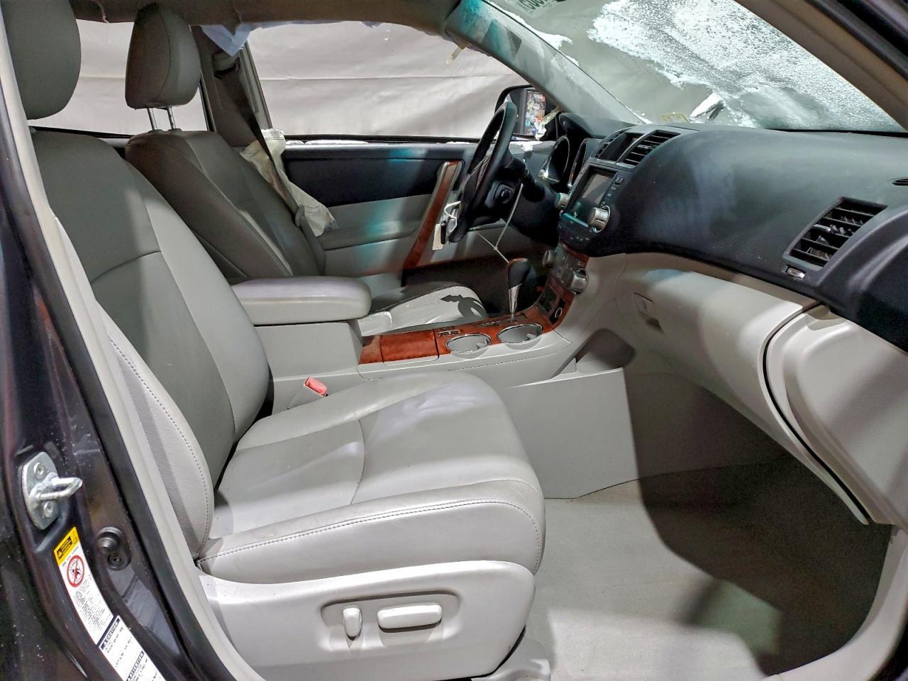 2010 TOYOTA HIGHLANDER