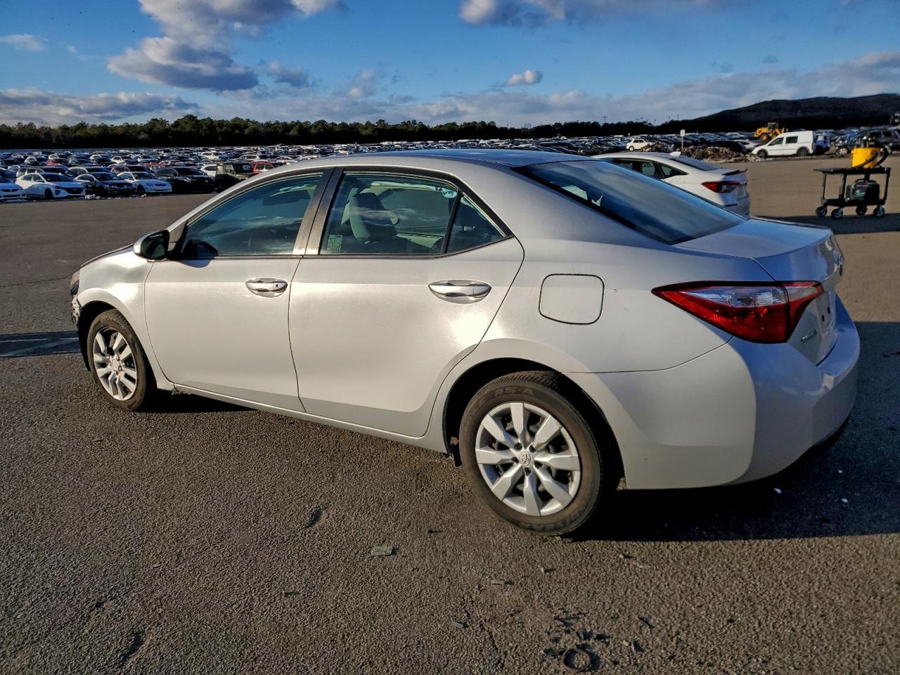 2015 TOYOTA COROLLA