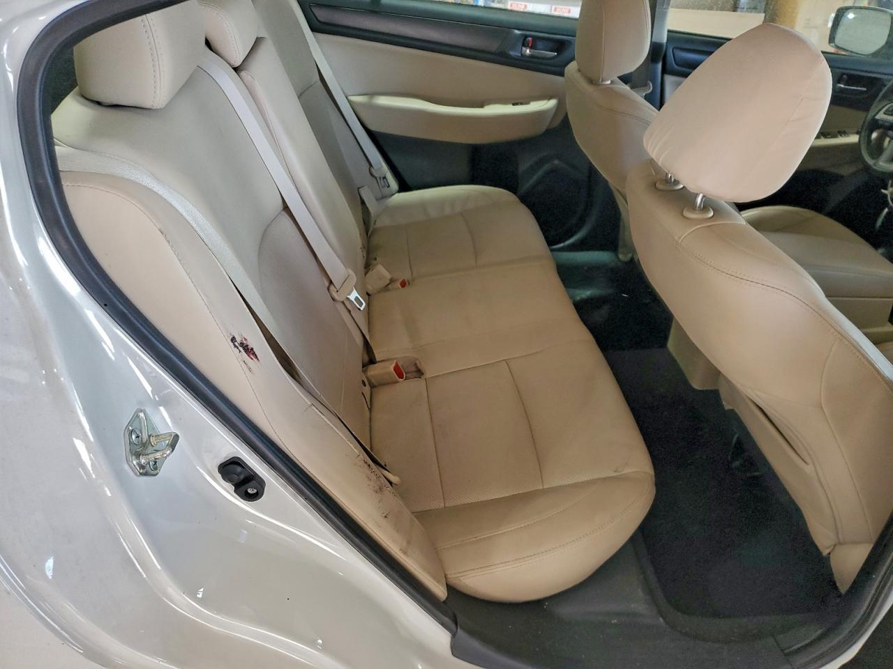 2017 SUBARU Legacy