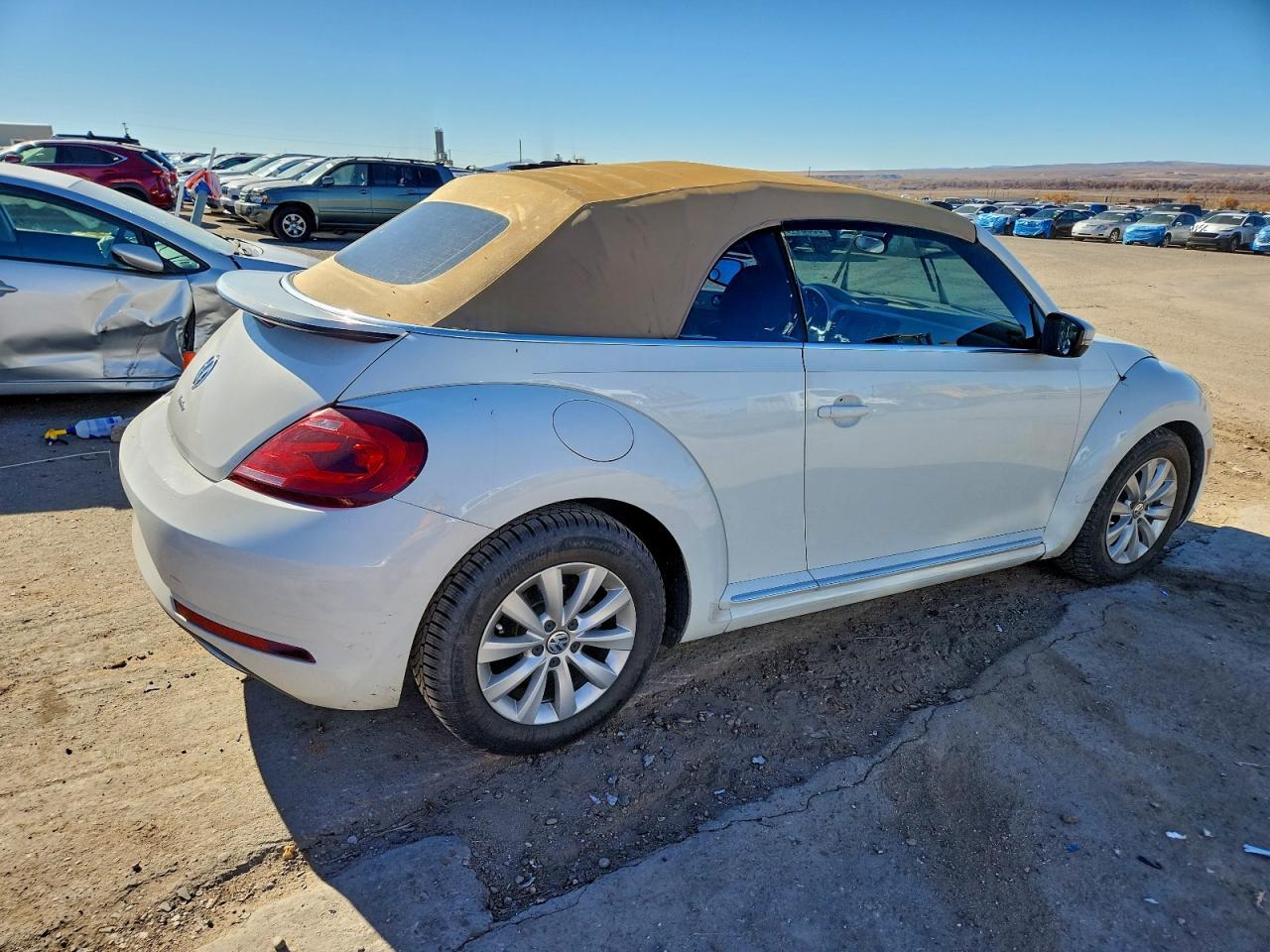 2018 VOLKSWAGEN Beetle