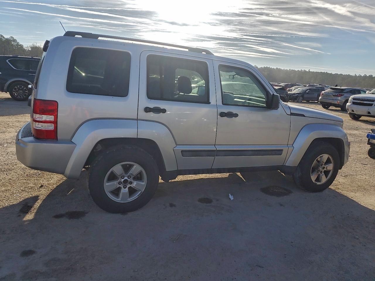 2012 JEEP Liberty