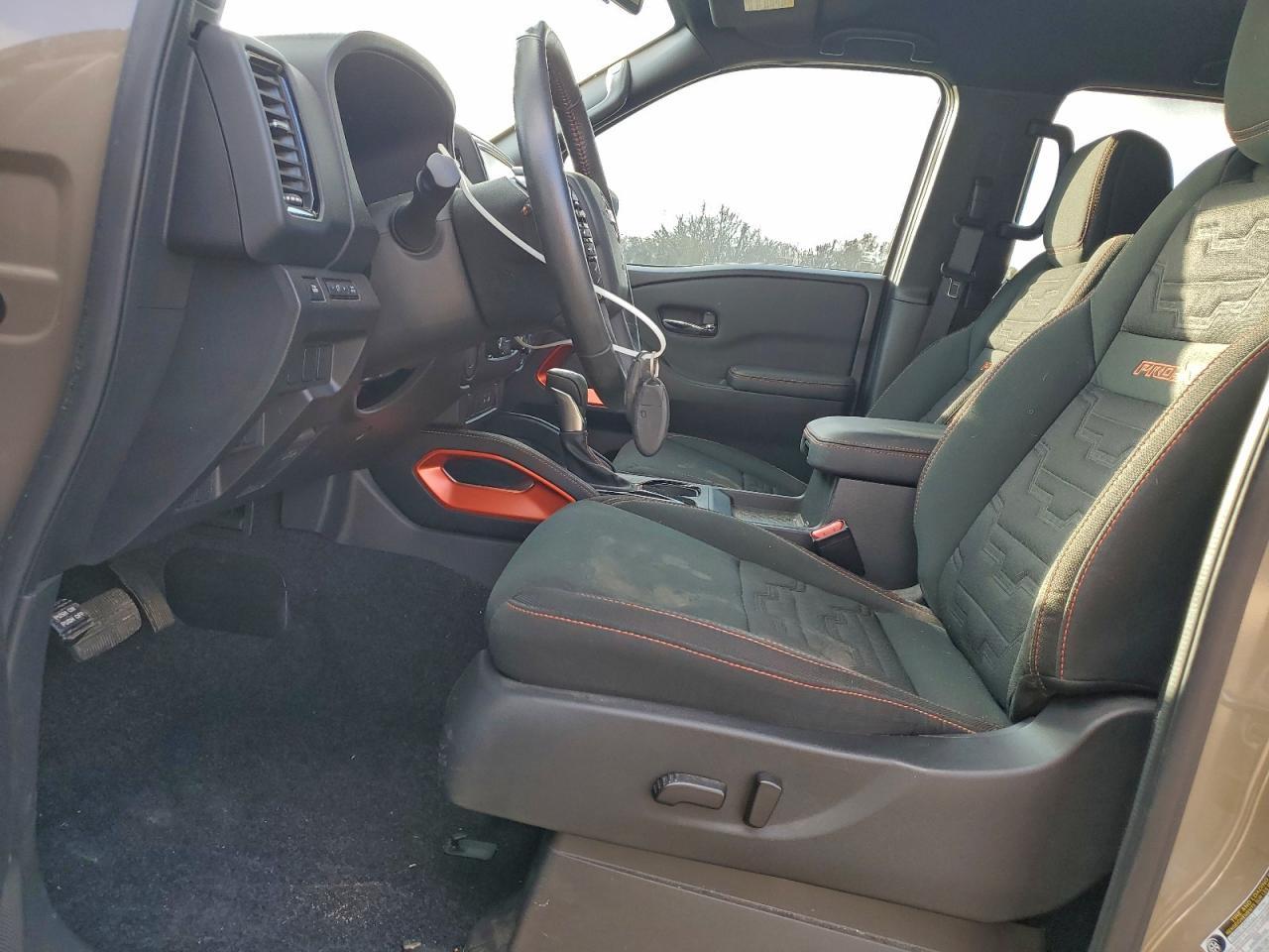 2024 NISSAN Frontier