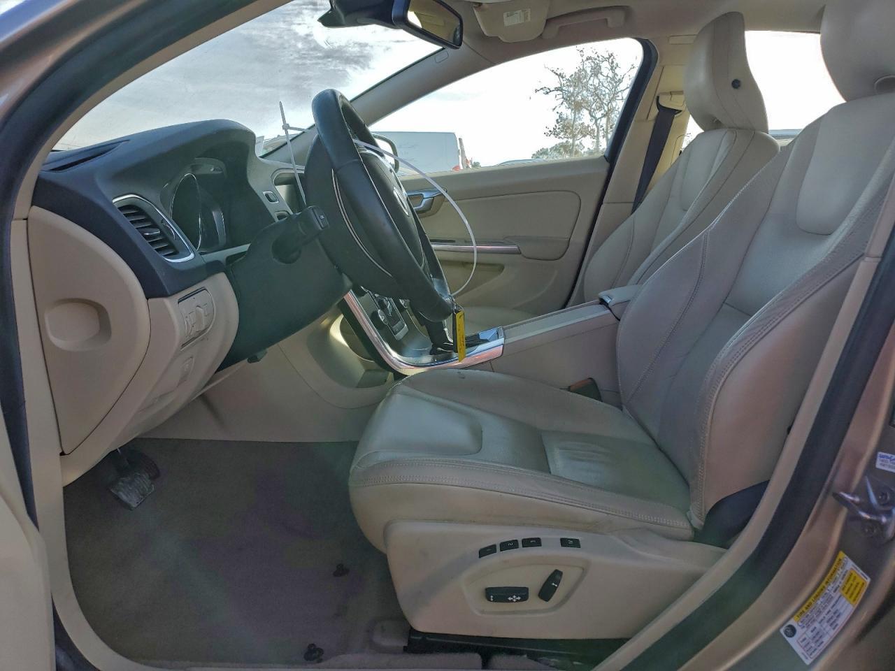2014 VOLVO S60