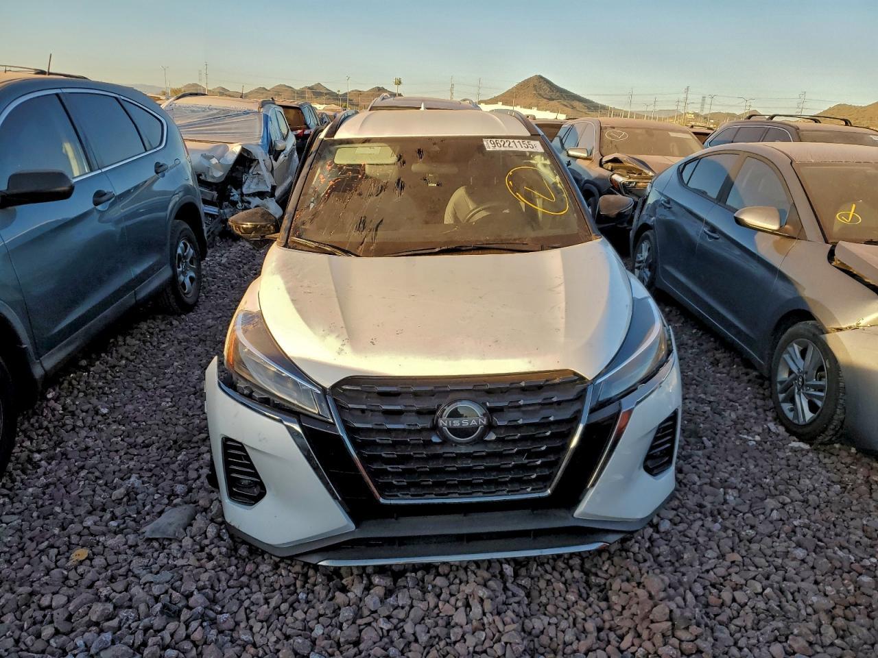 2023 NISSAN KICKS
