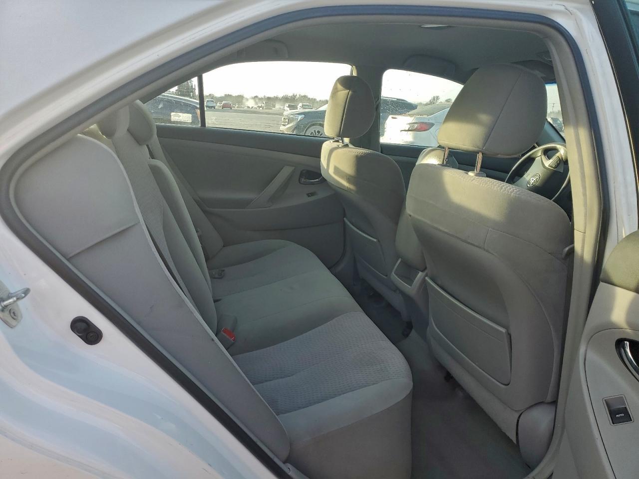 2011 TOYOTA CAMRY