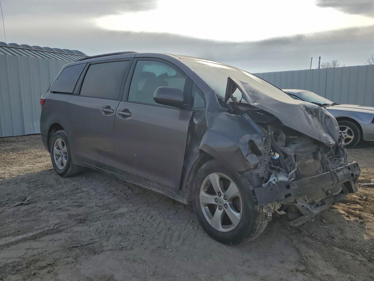 2015 TOYOTA SIENNA