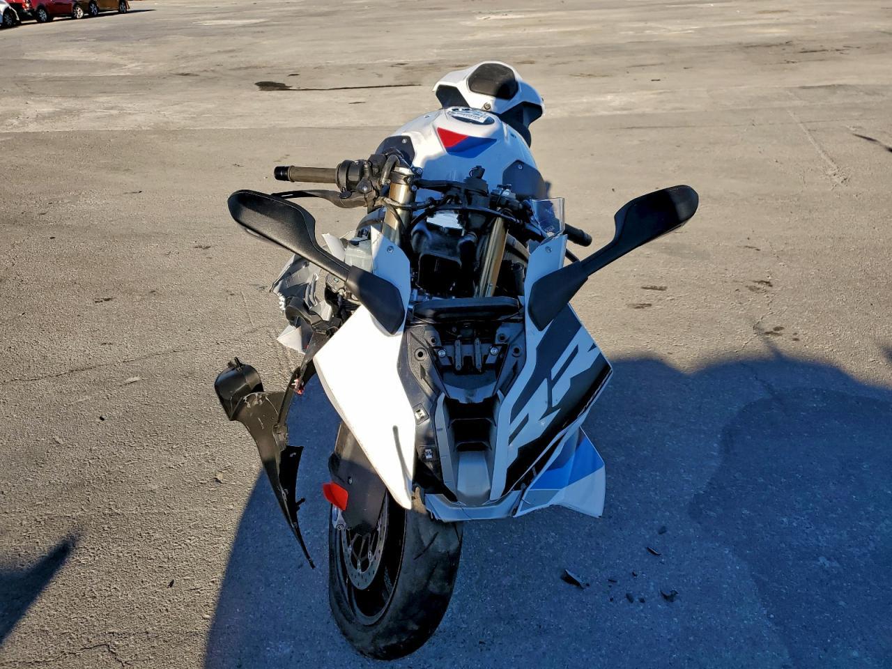 2025 BMW S 1000