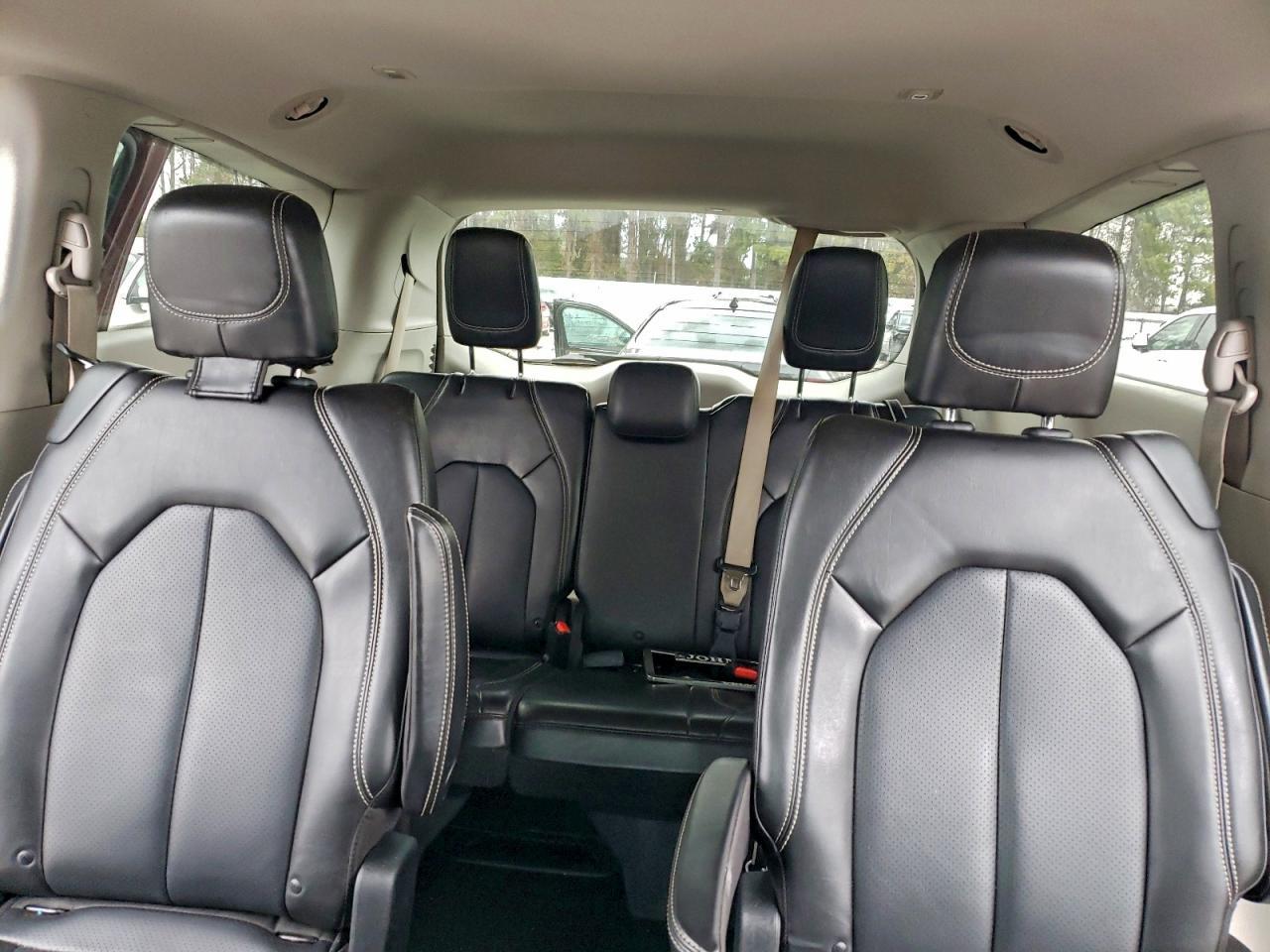 2020 CHRYSLER Voyager