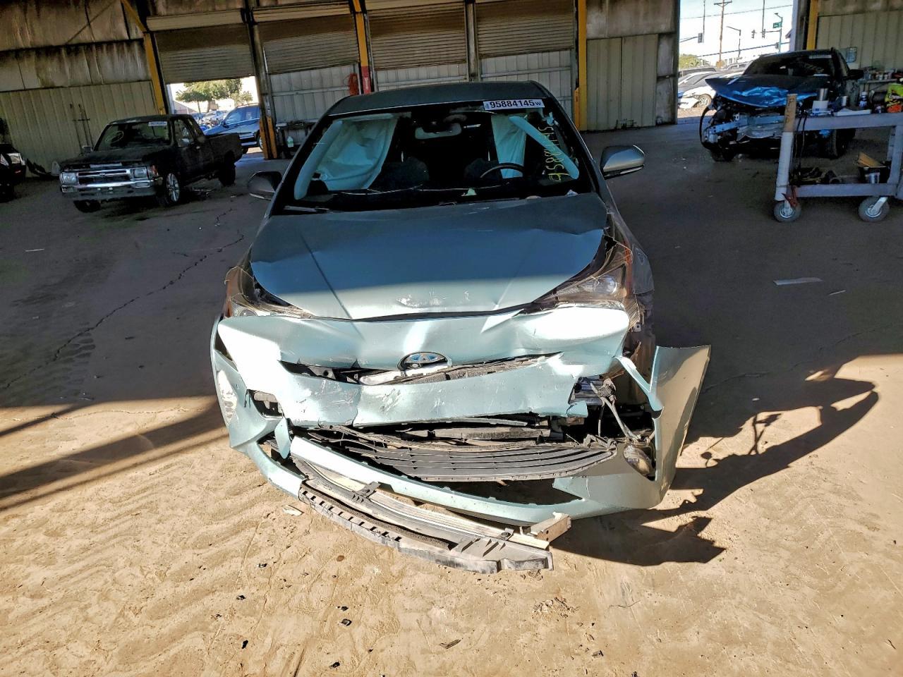 2017 TOYOTA PRIUS