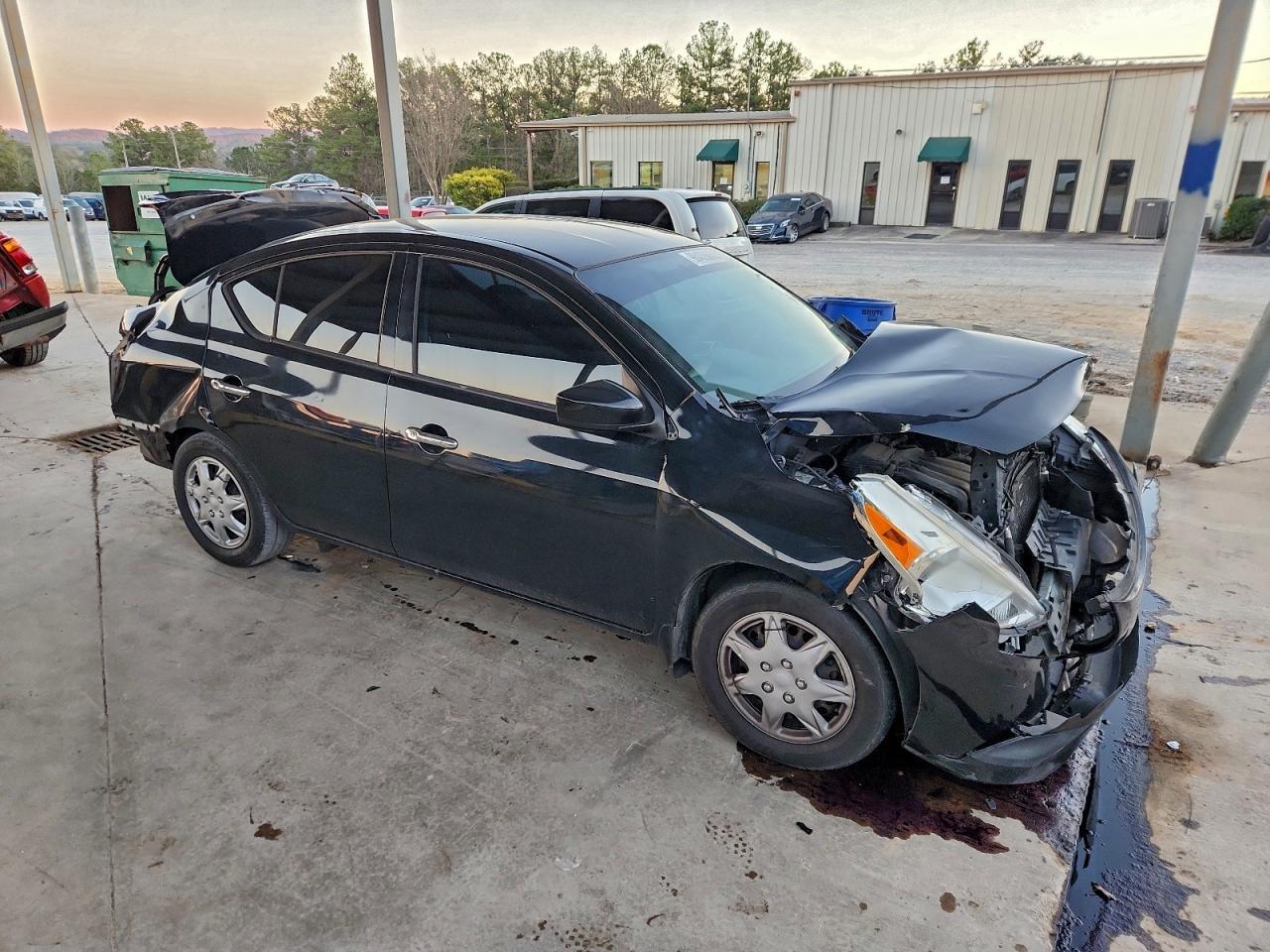 2015 NISSAN VERSA