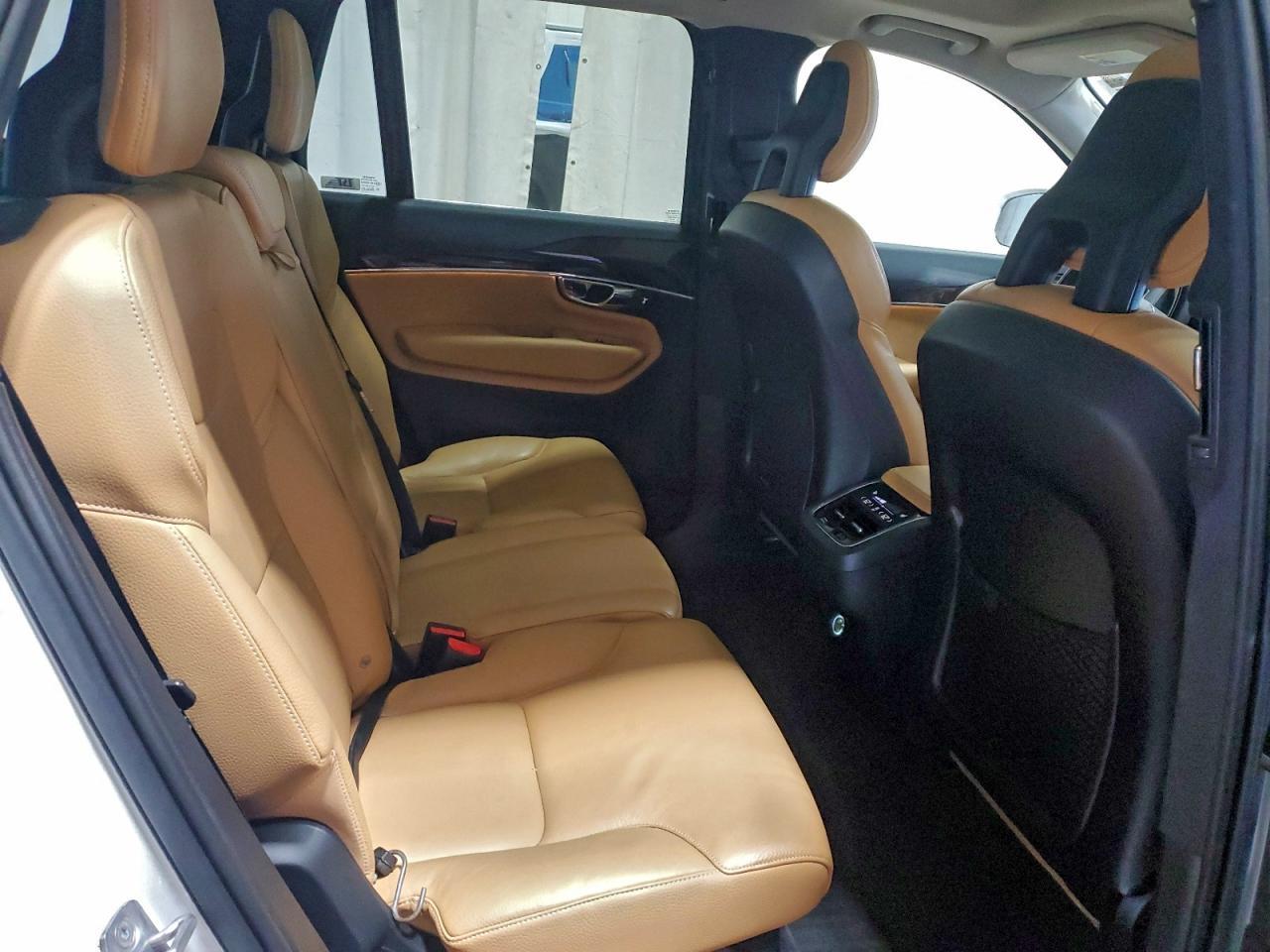 2016 VOLVO XC90