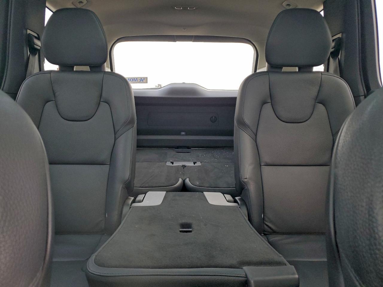 2023 VOLVO XC90