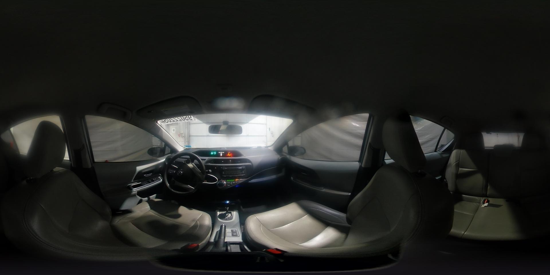 2013 TOYOTA Prius c