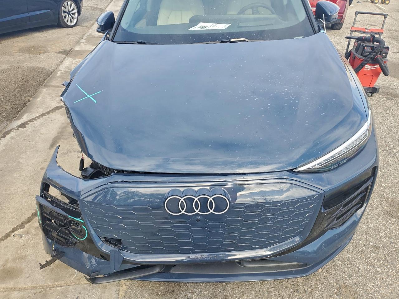 2025 AUDI Q6 e-tron