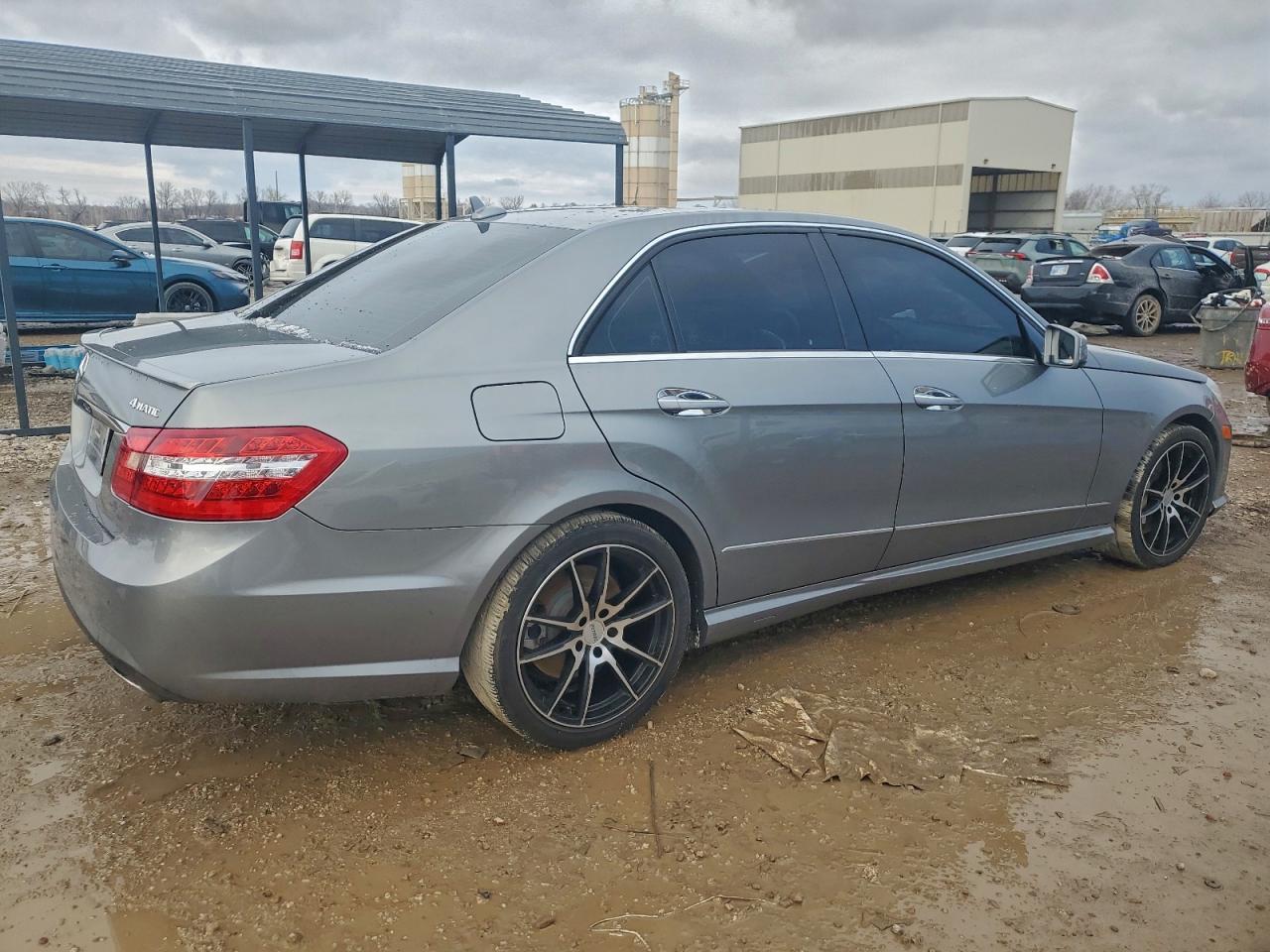 2013 MERCEDES-BENZ E-Class