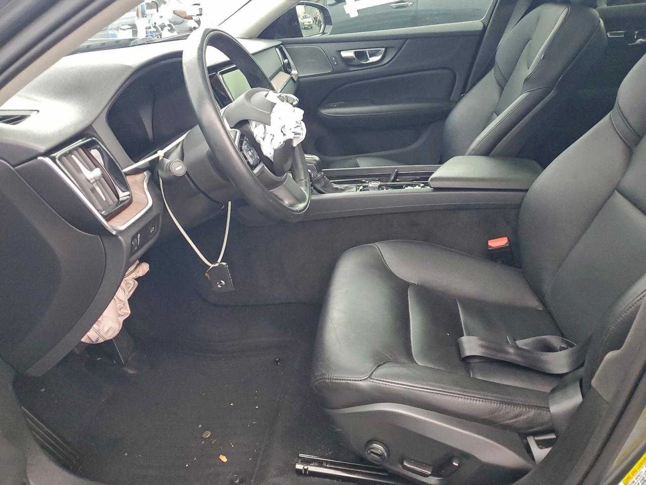 2021 VOLVO S60
