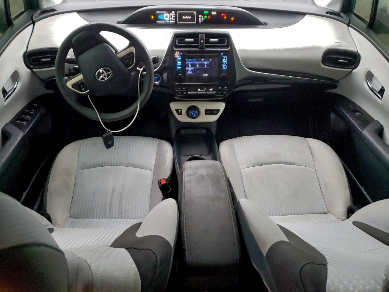 2016 TOYOTA PRIUS