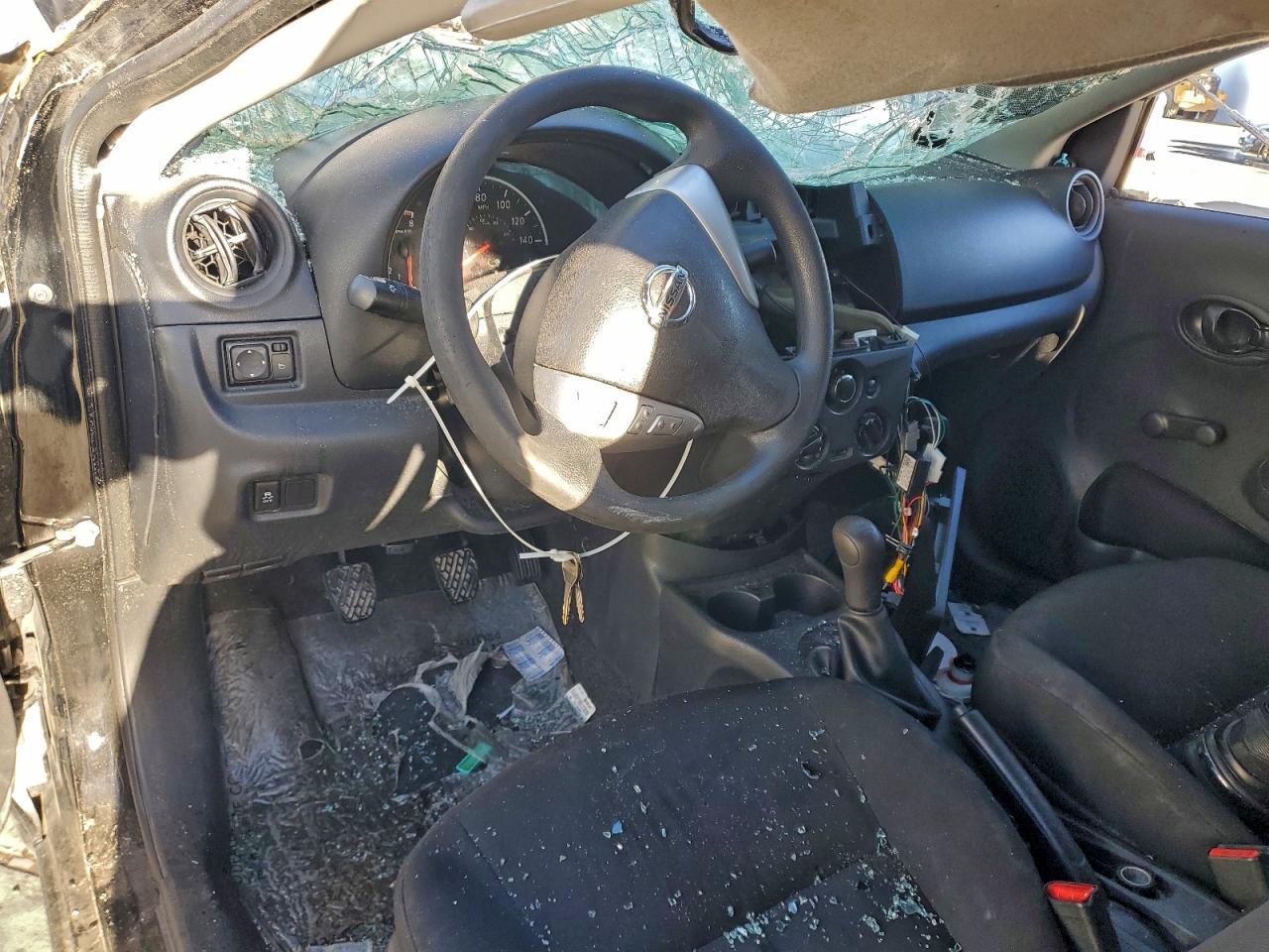 2016 NISSAN VERSA