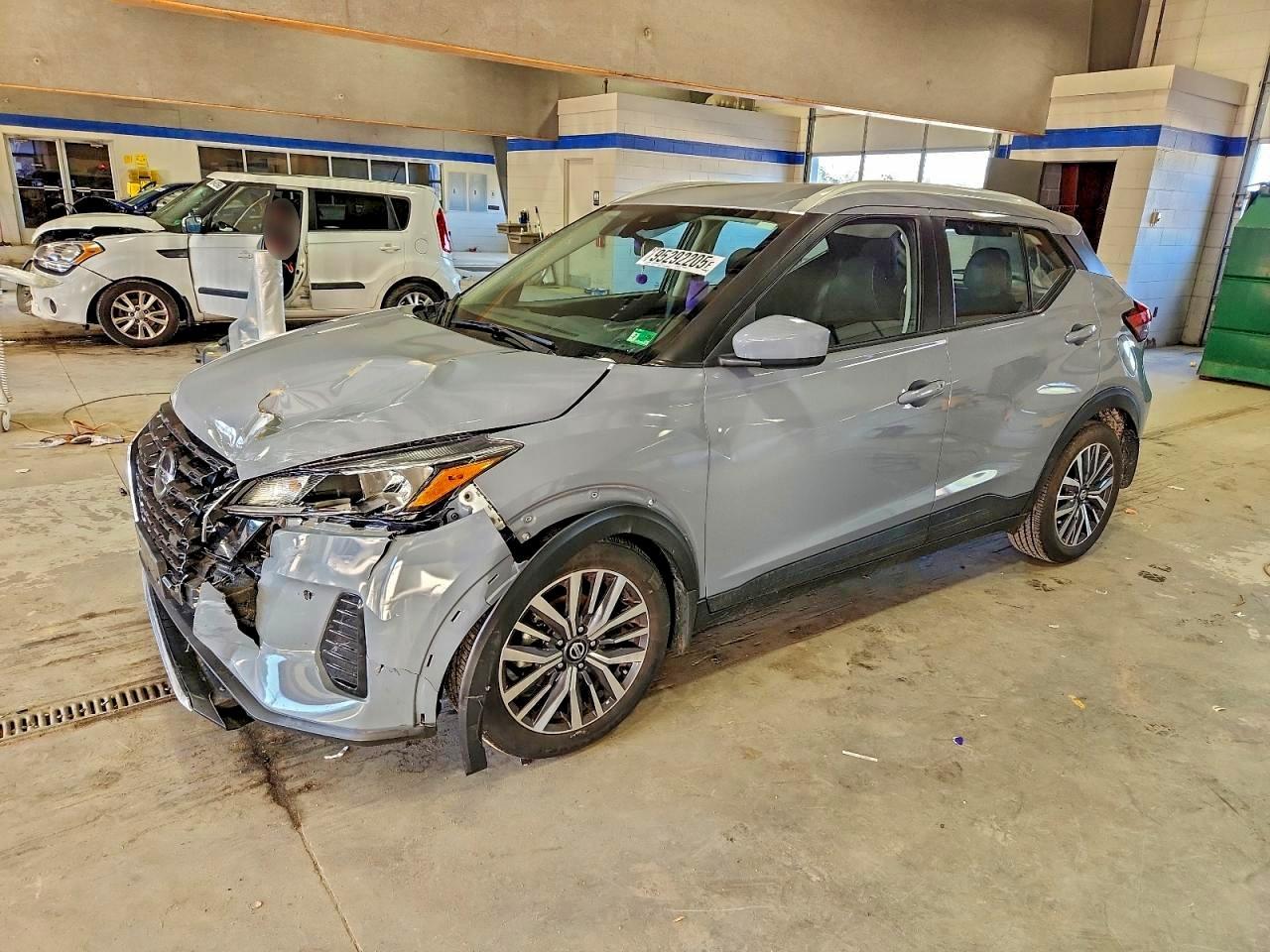 2021 NISSAN KICKS