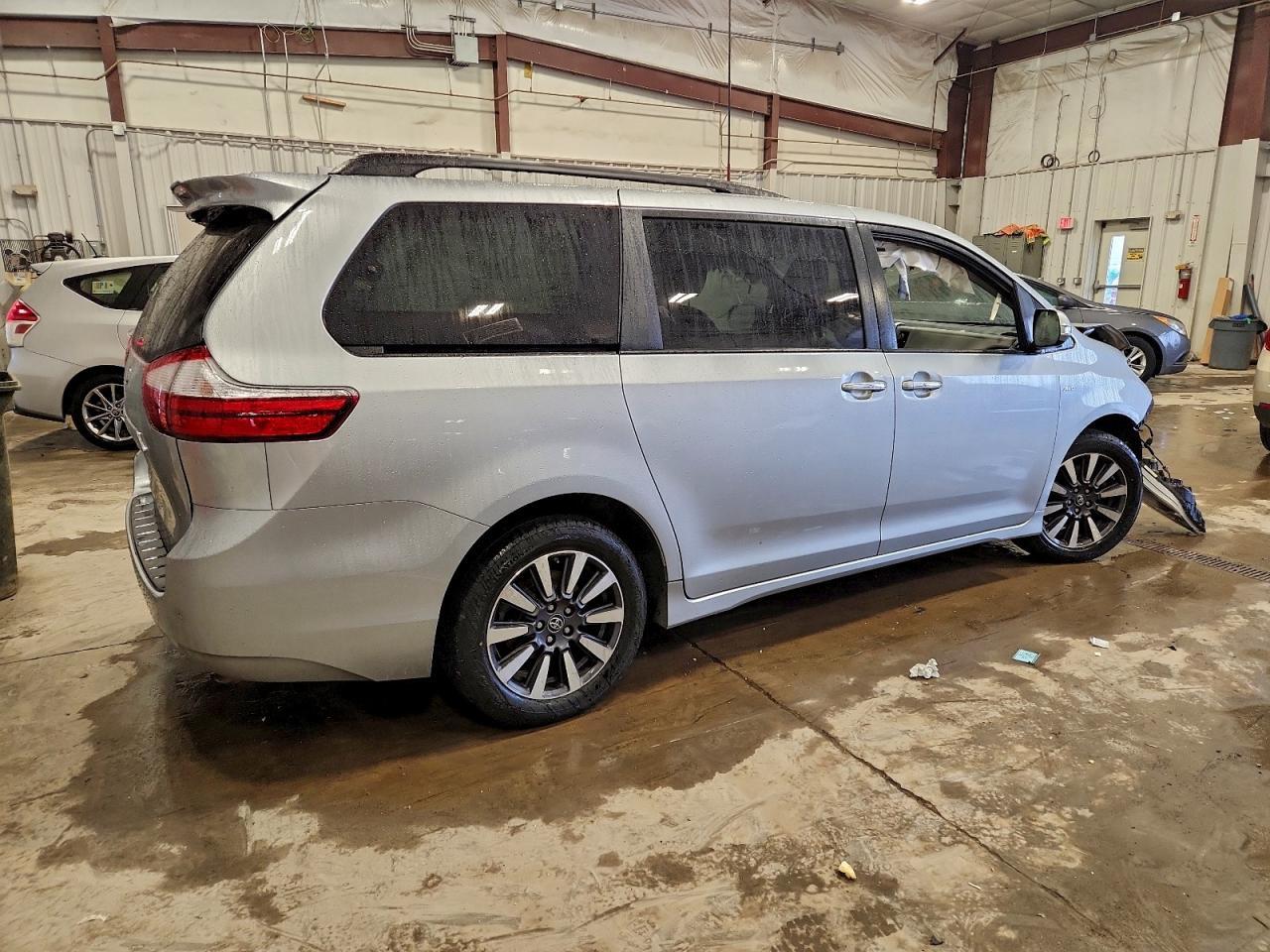 2019 TOYOTA SIENNA