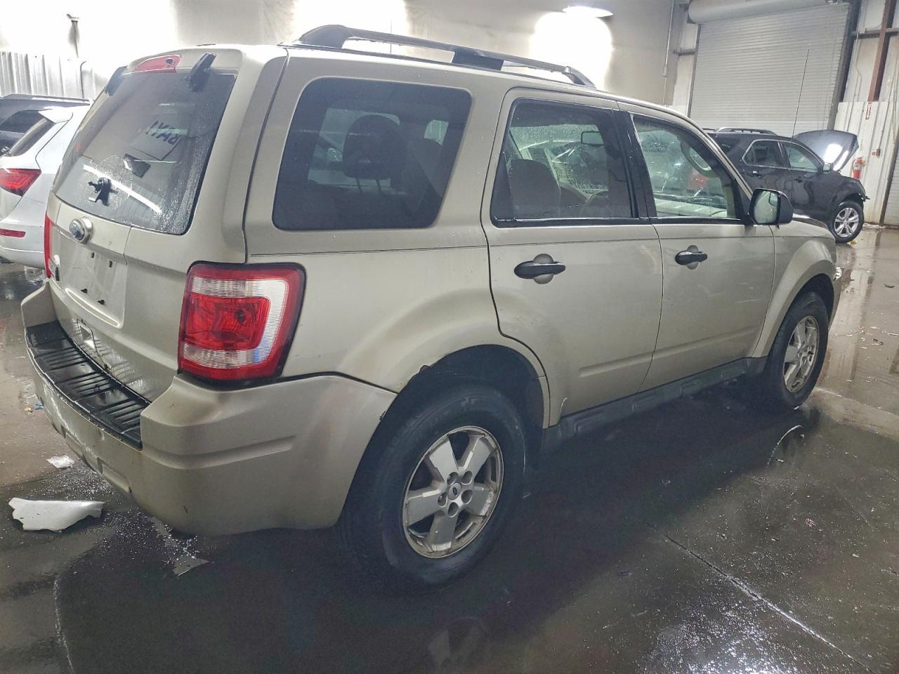 2010 FORD ESCAPE