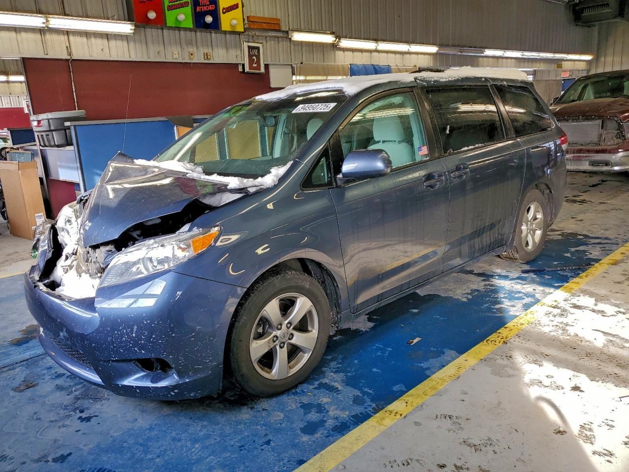 2014 TOYOTA SIENNA