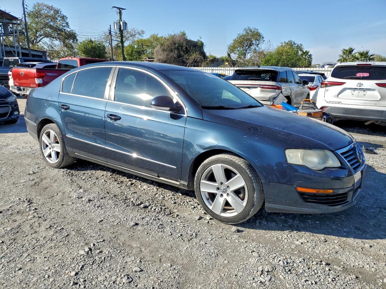 2008 VOLKSWAGEN Passat