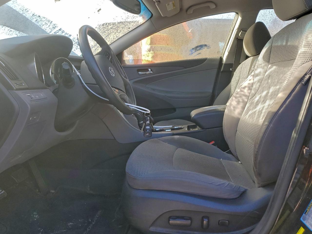 2011 HYUNDAI SONATA