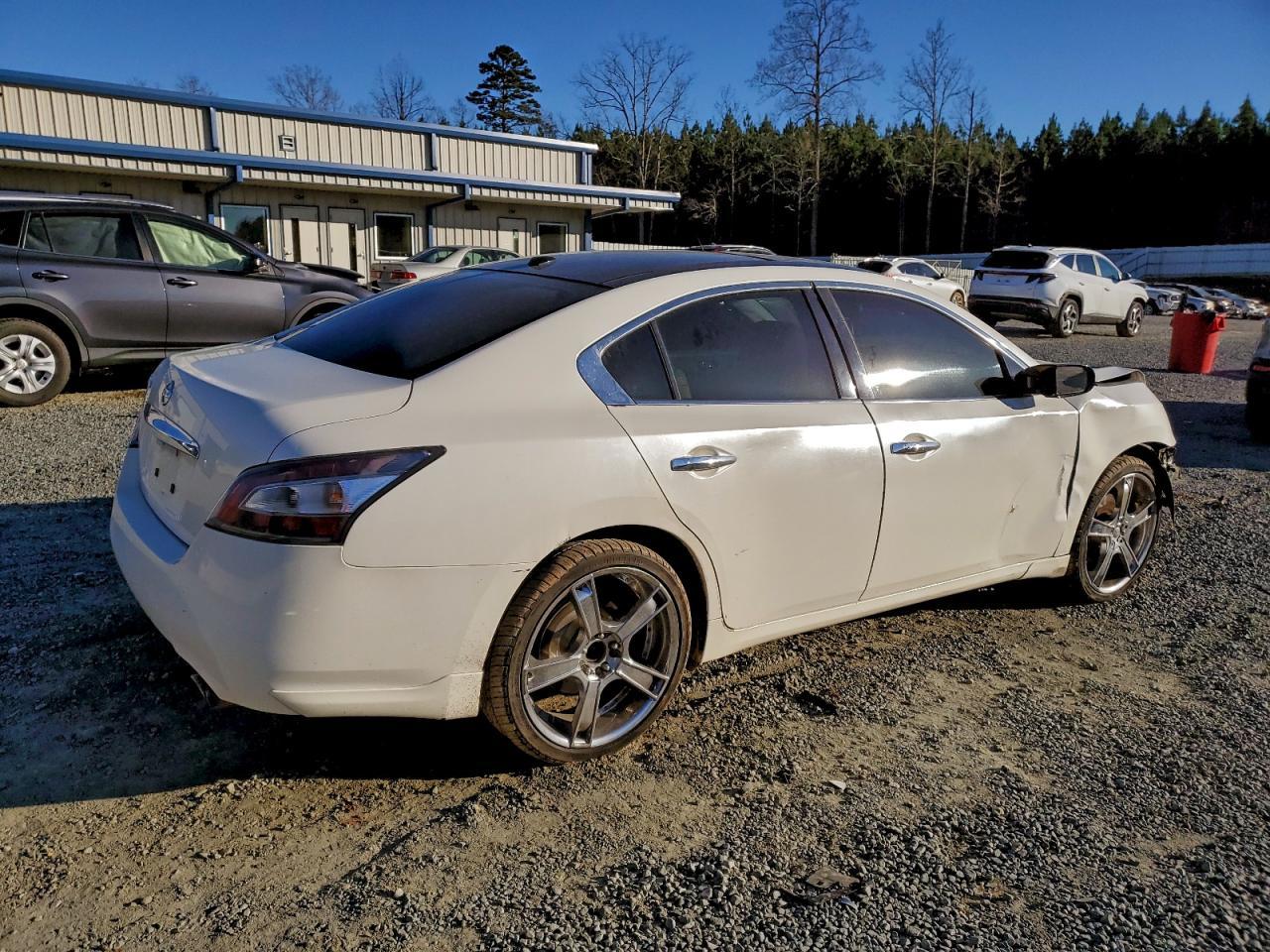 2012 NISSAN Maxima