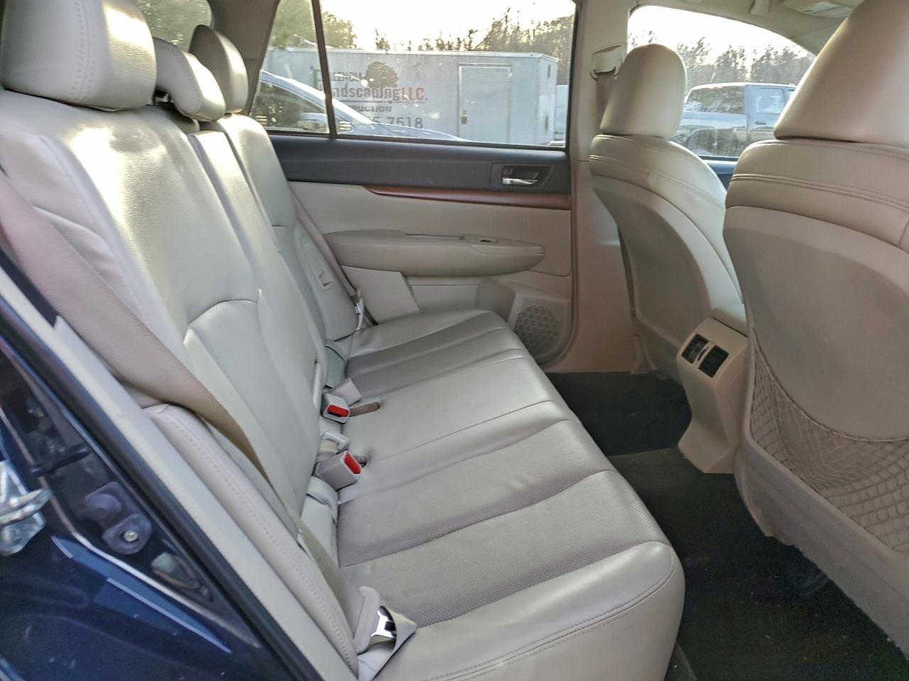 2013 SUBARU Outback