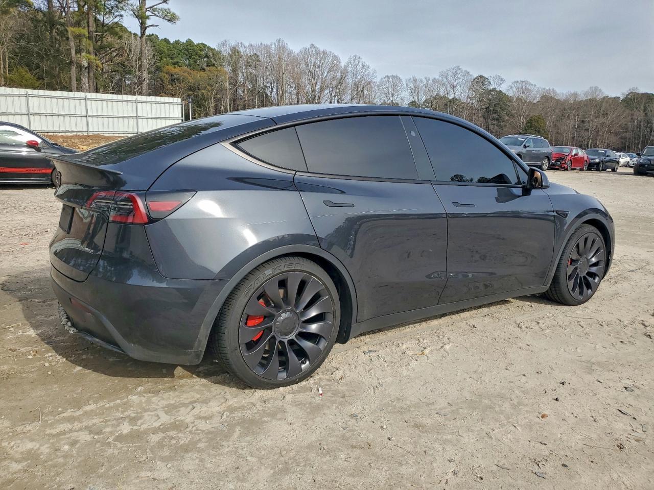 2024 TESLA MODEL Y