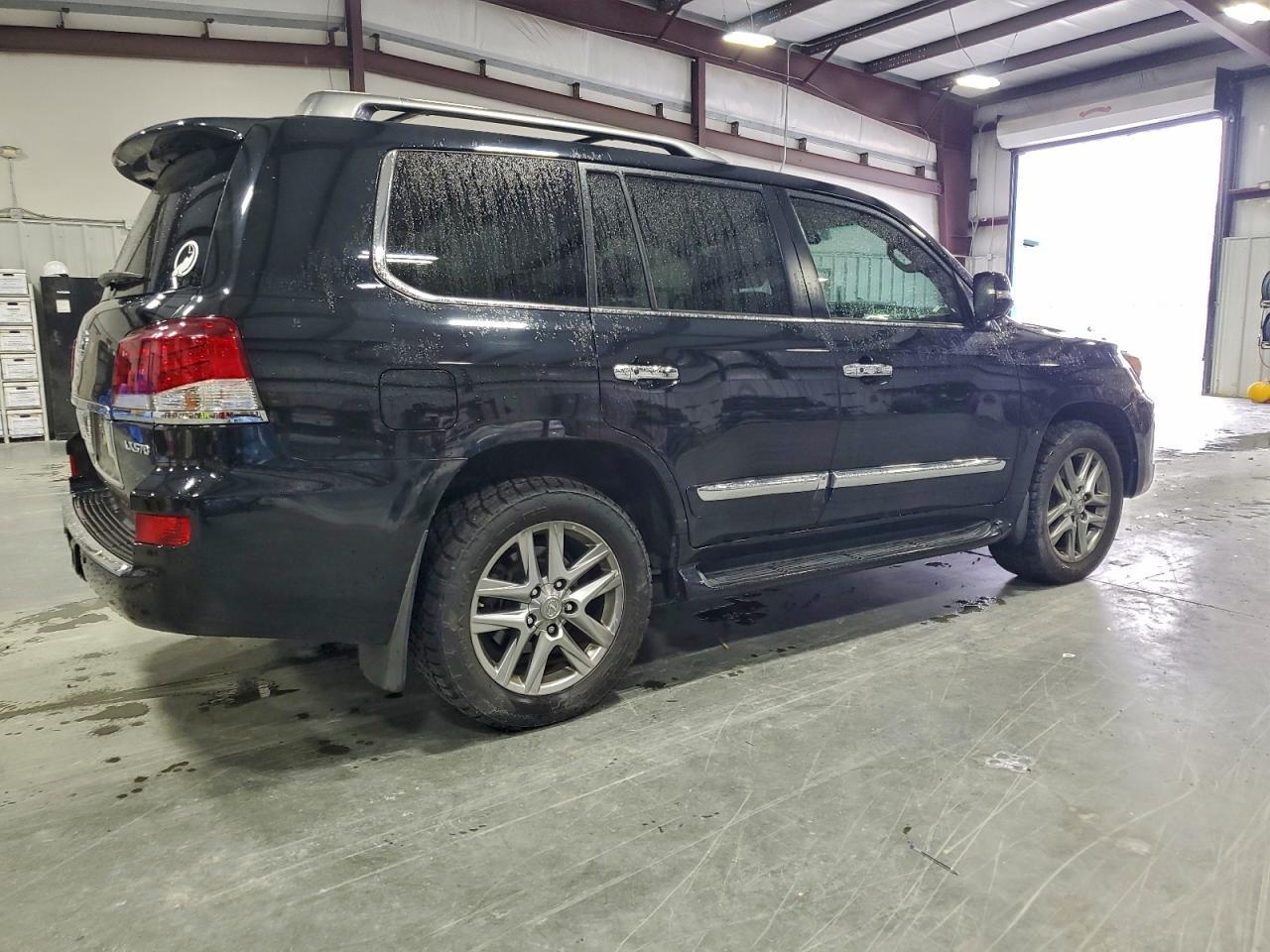 2013 LEXUS LX 570