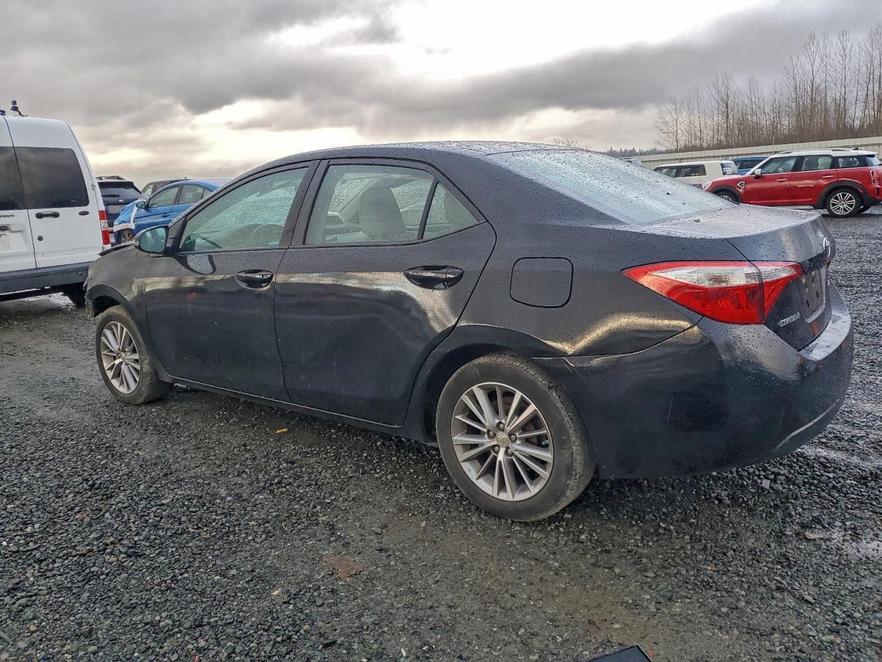 2015 TOYOTA COROLLA