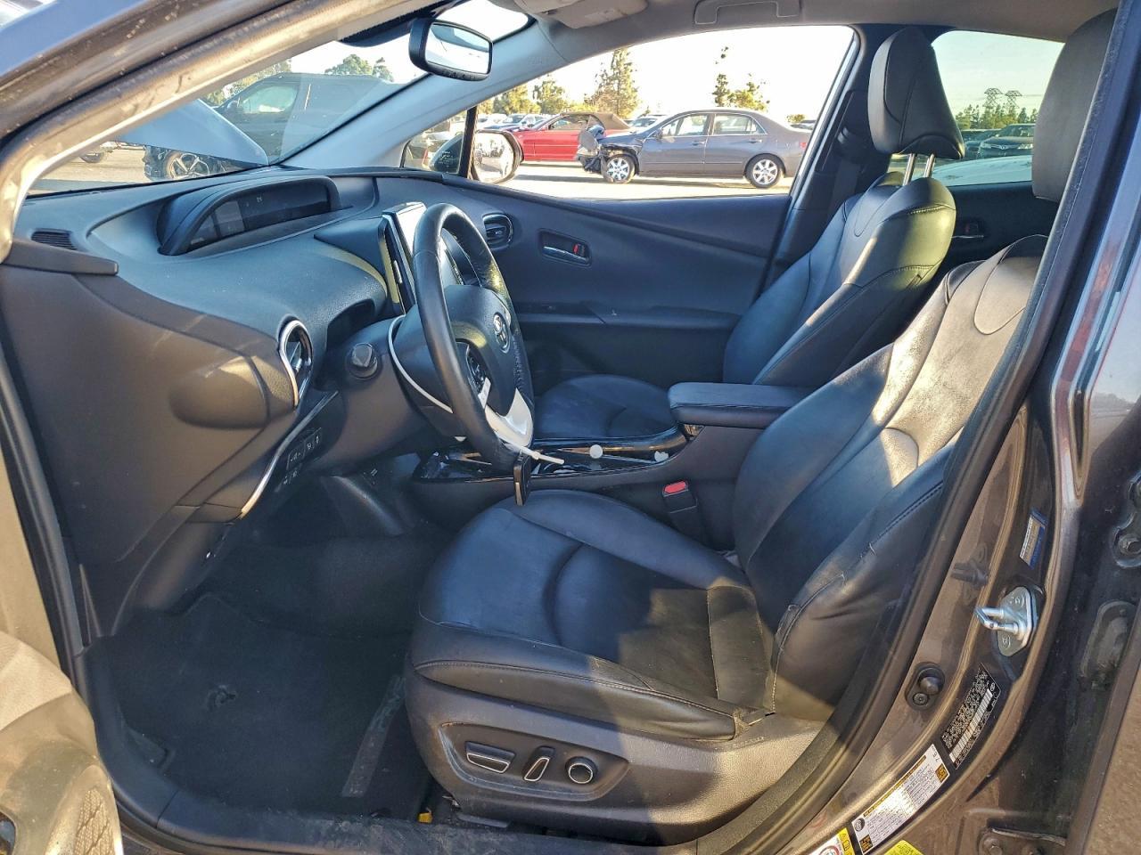 2017 TOYOTA Prius Prime
