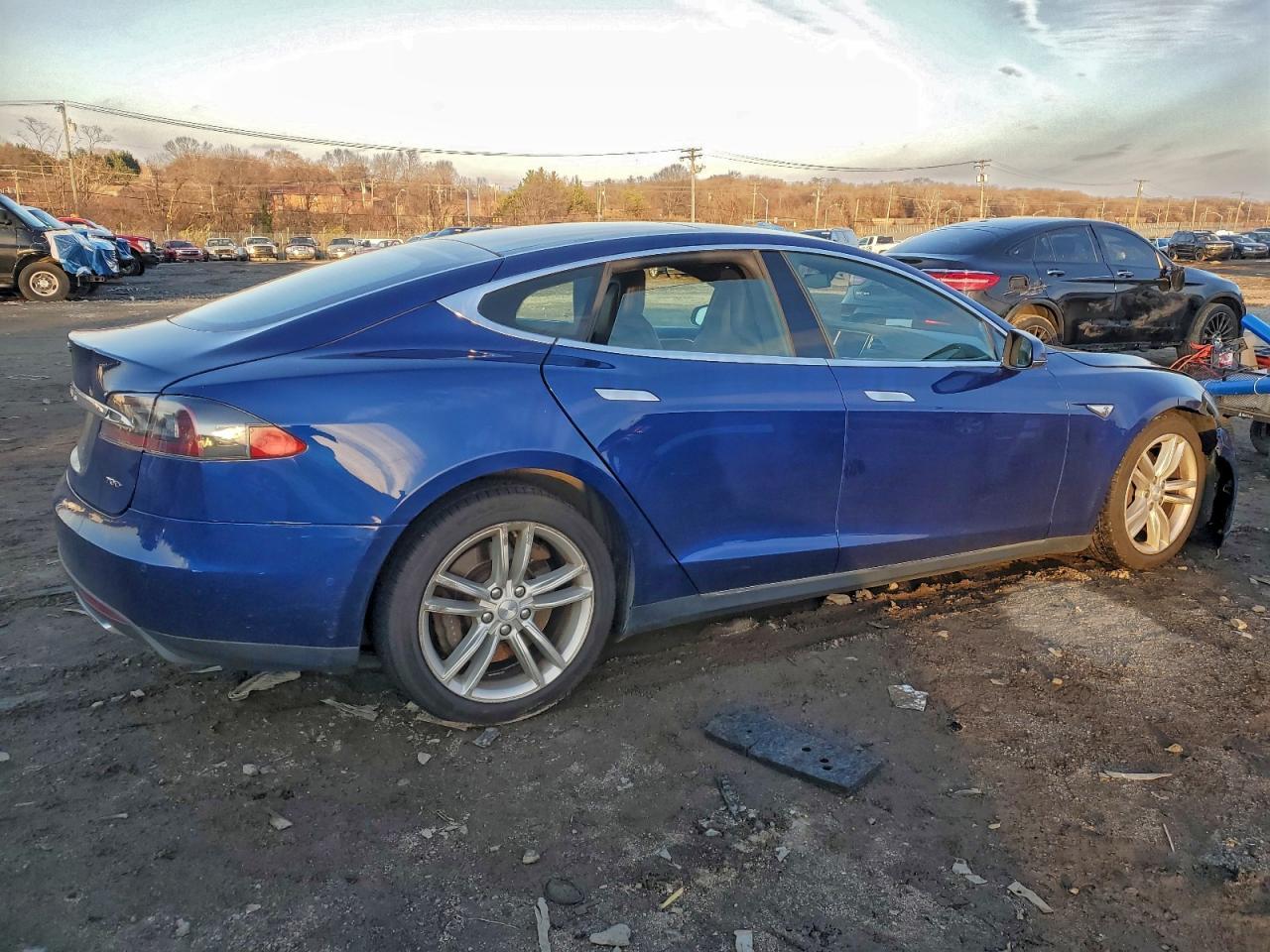2015 TESLA MODEL S