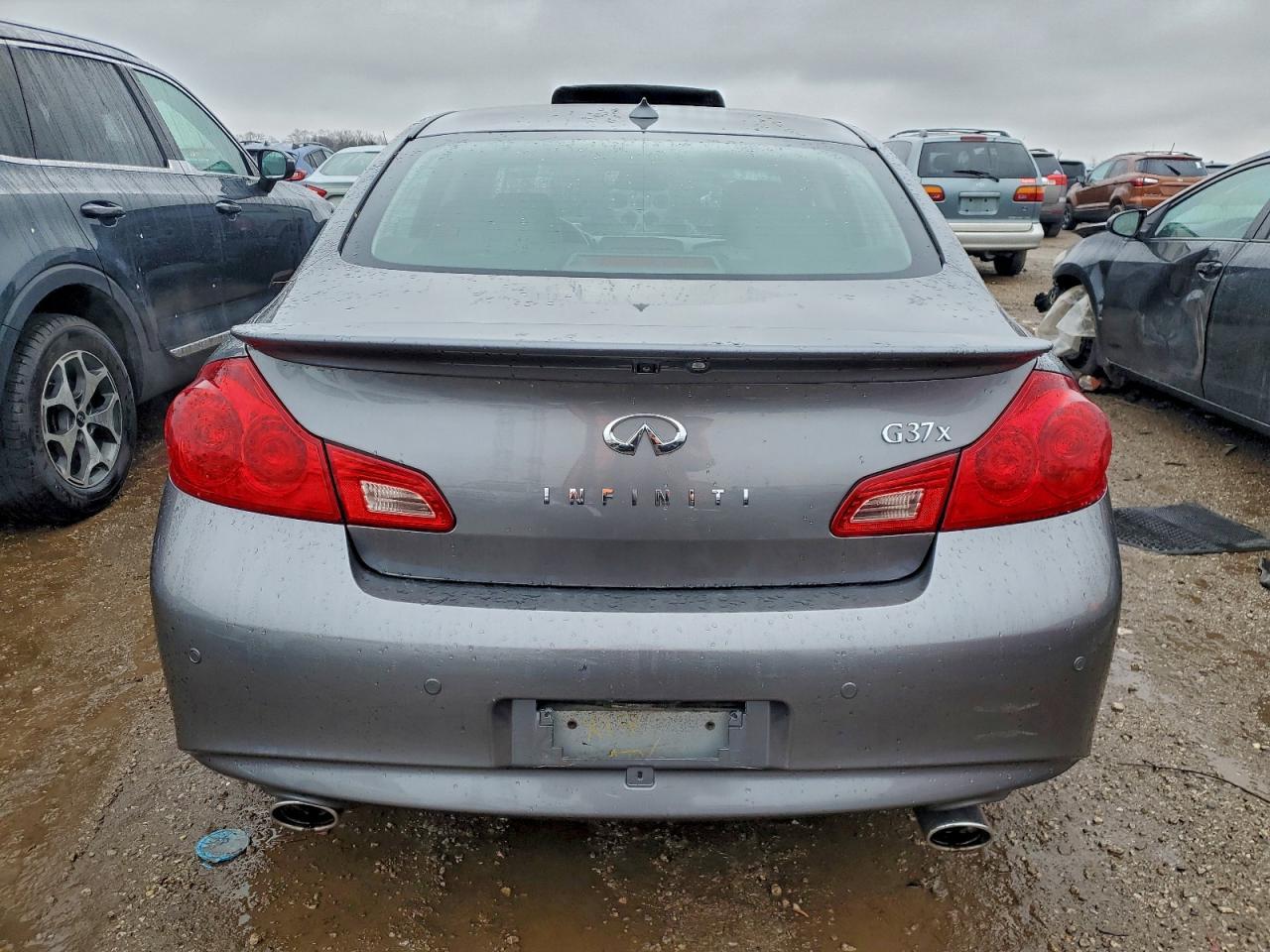 2010 INFINITI G37