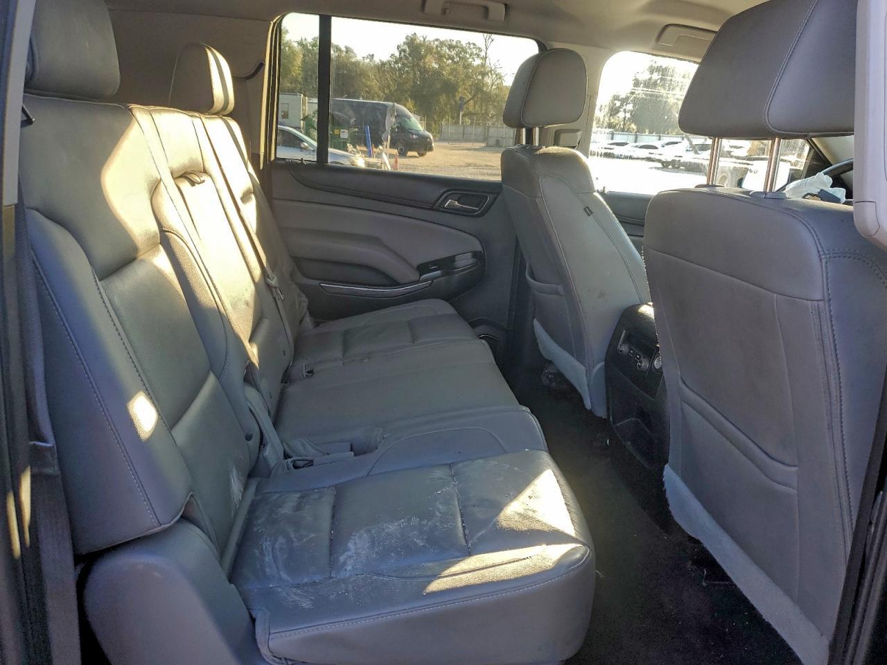 2016 CHEVROLET Suburban