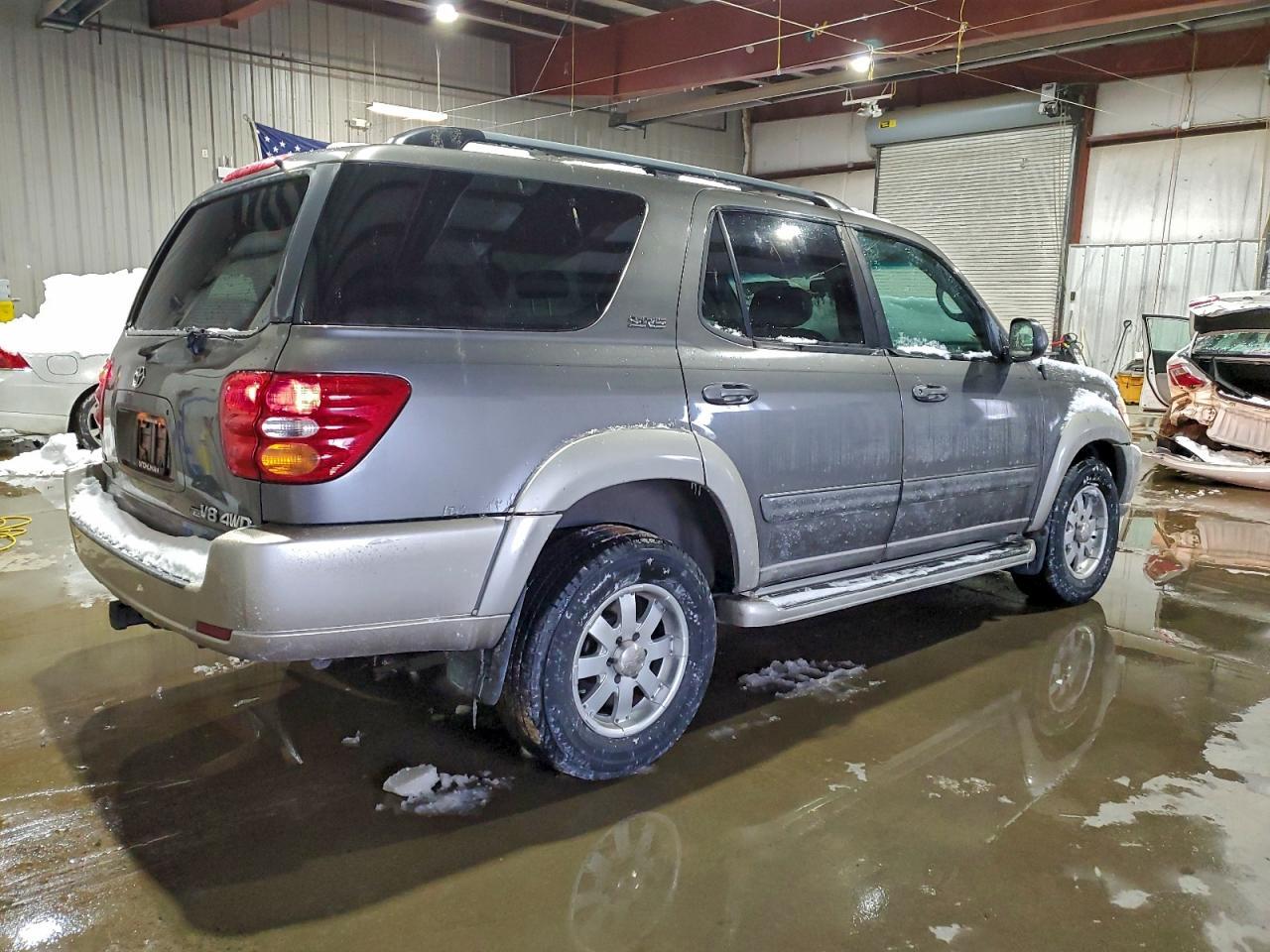2004 TOYOTA Sequoia