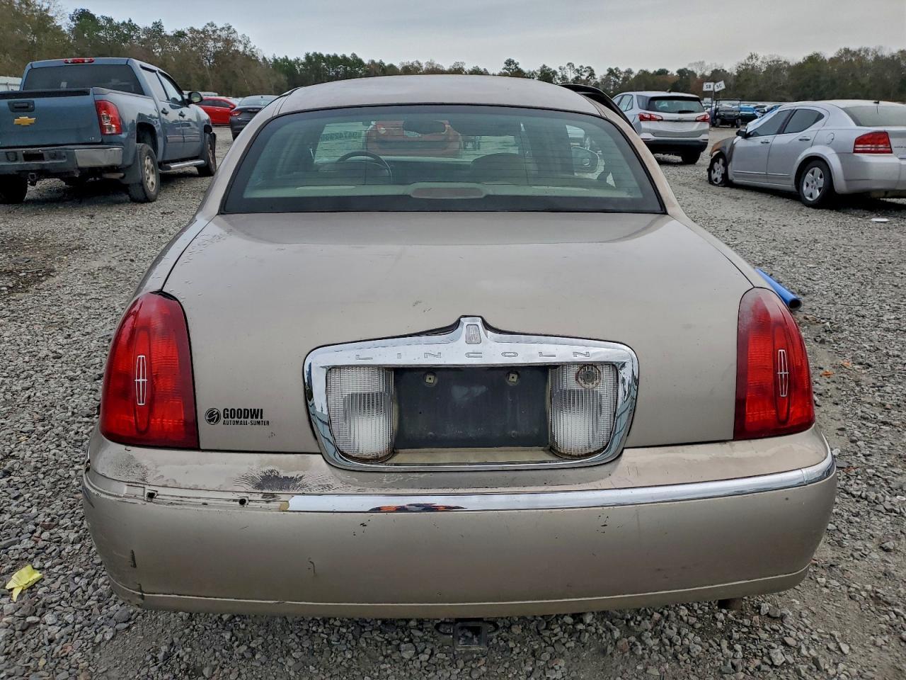 2001 LINCOLN Town Car