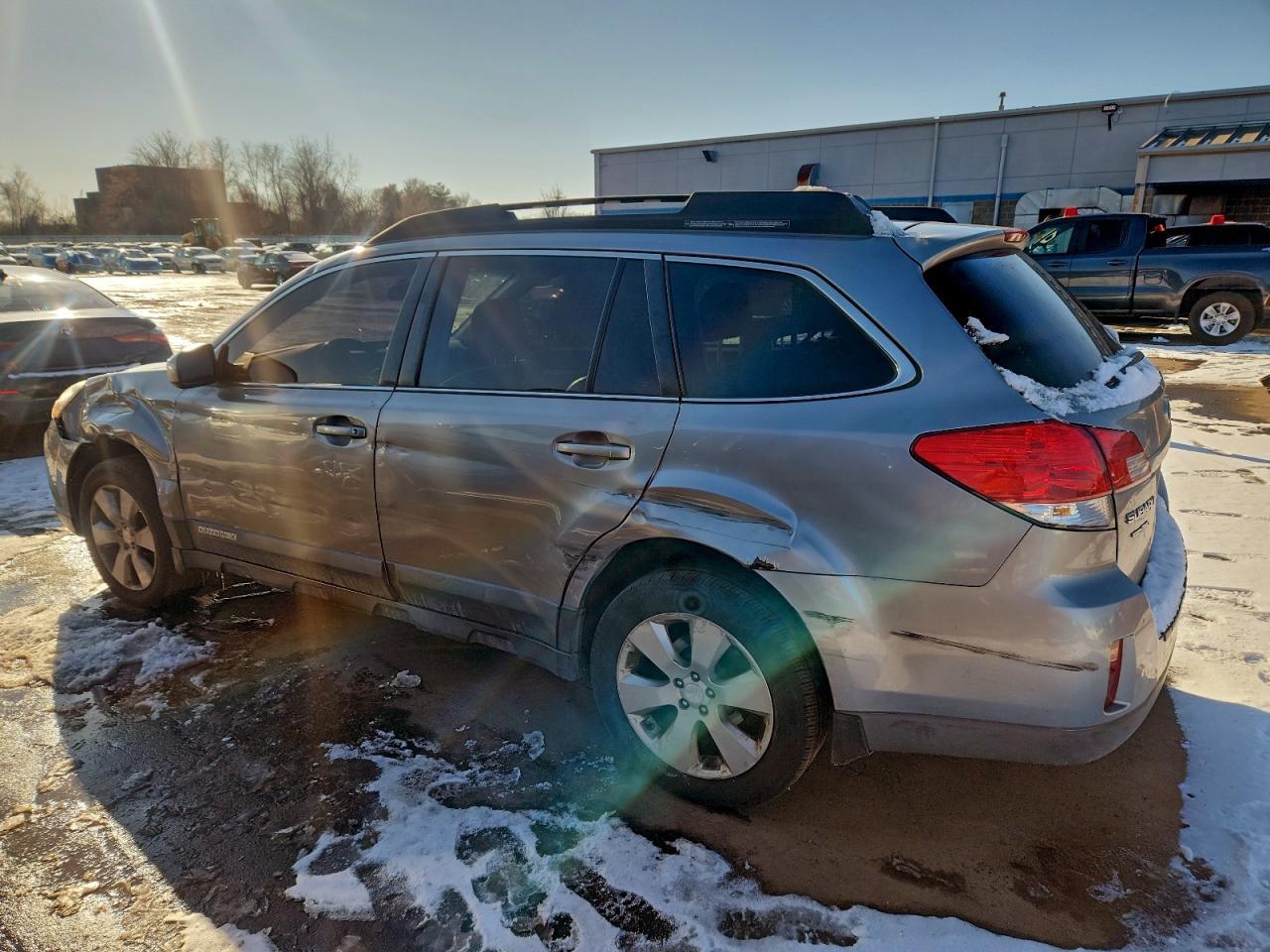 2010 SUBARU Outback