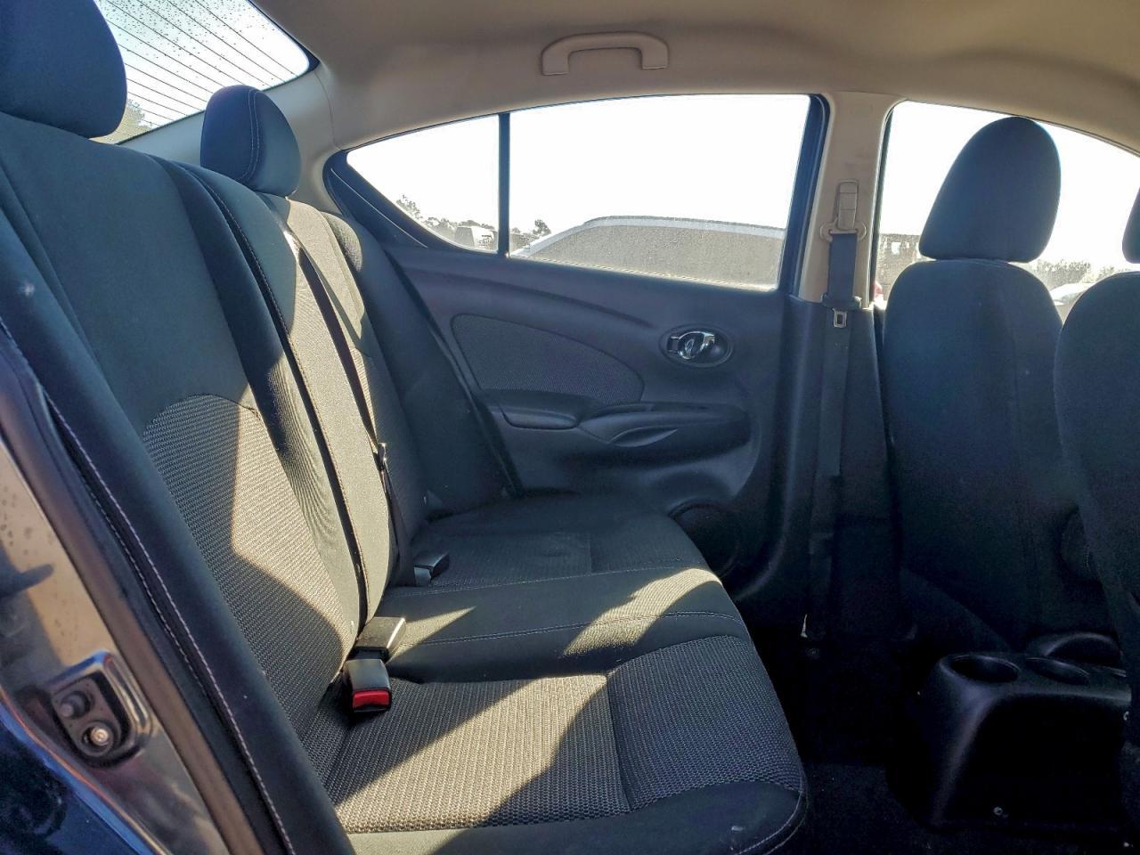 2015 NISSAN VERSA