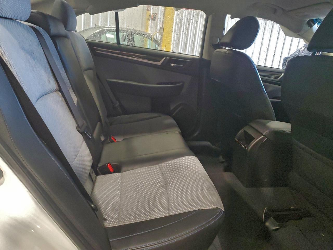 2017 SUBARU Legacy