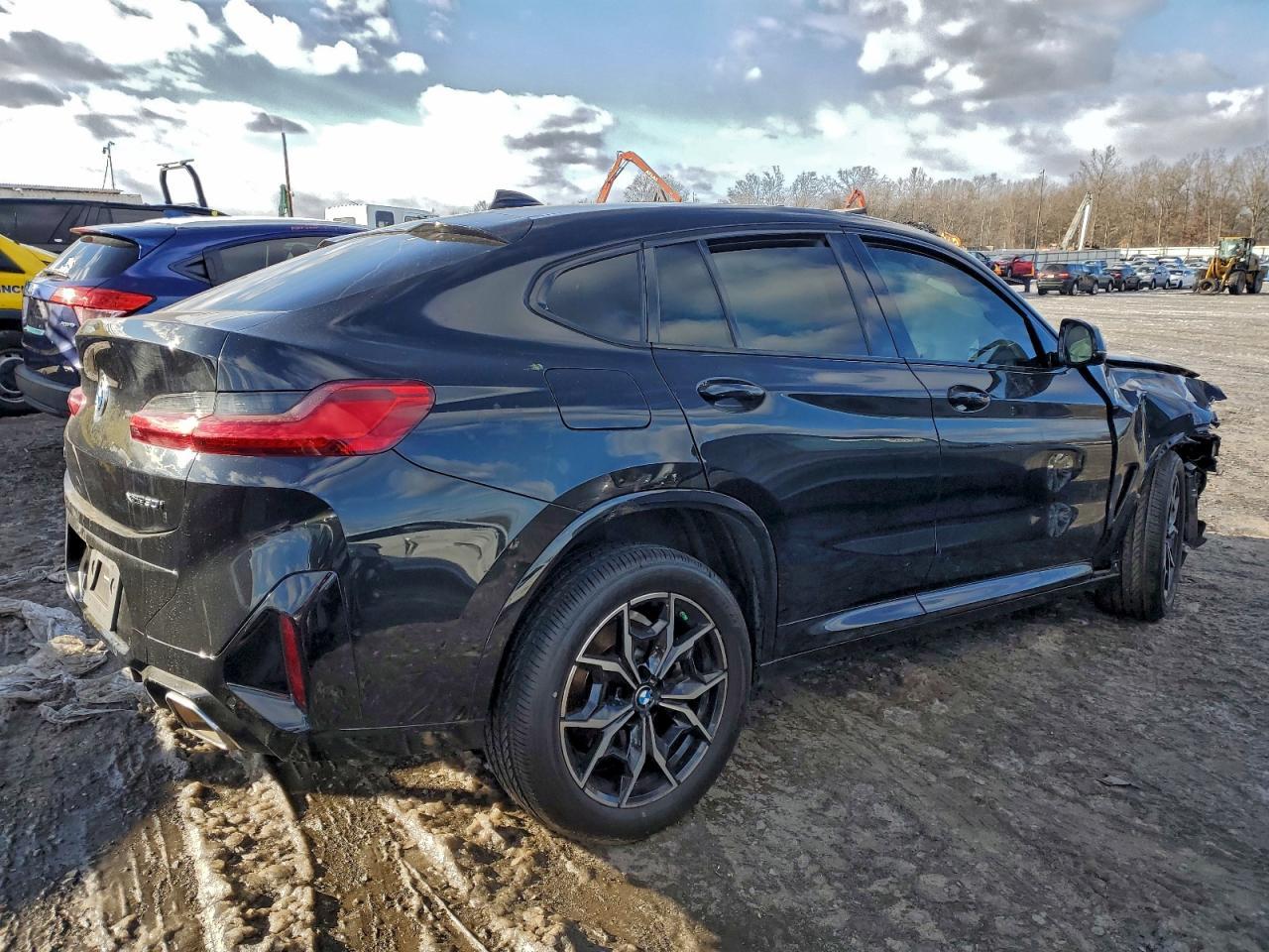 2022 BMW X4