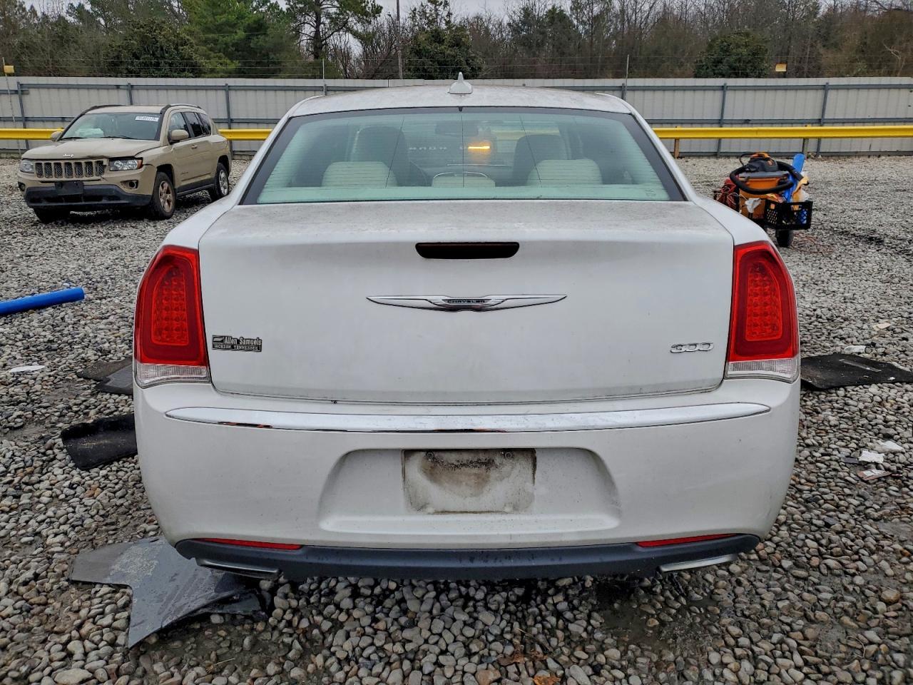 2016 CHRYSLER 300