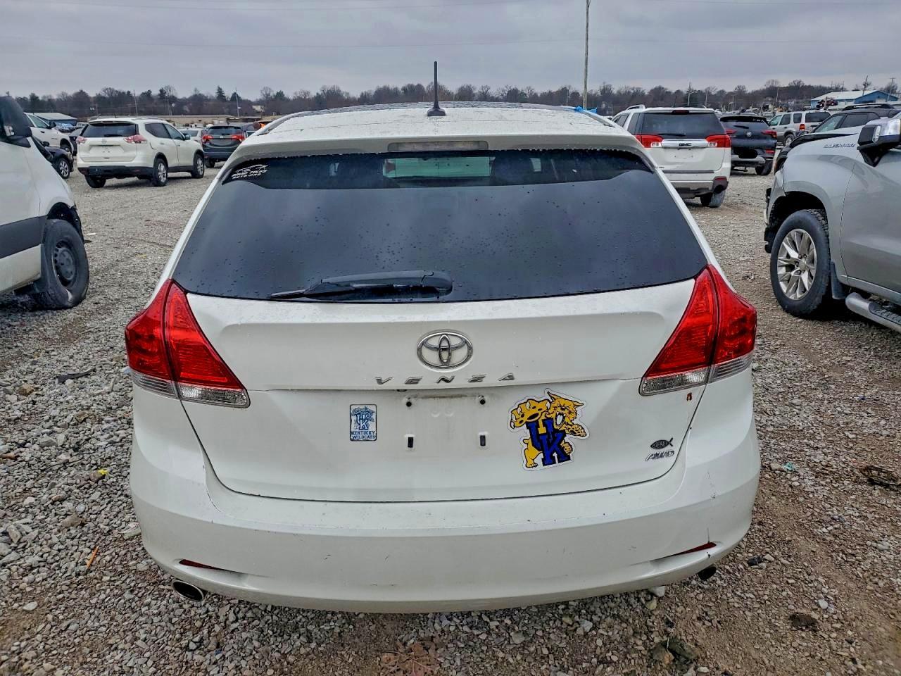 2010 TOYOTA VENZA